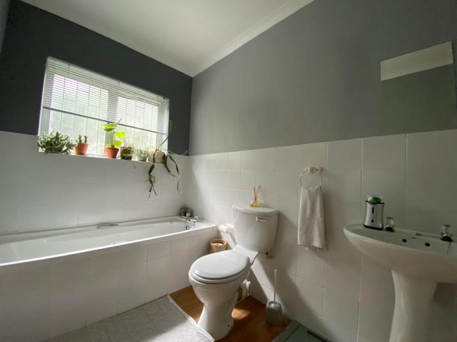 To Let 2 Bedroom Property for Rent in Oude Westhof Western Cape